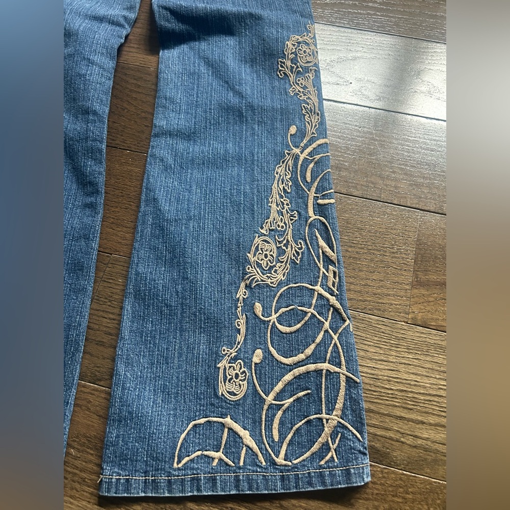 Classic Denim Flare Jeans with Intricate Embroidered Gold Design - Picture 2 of 12